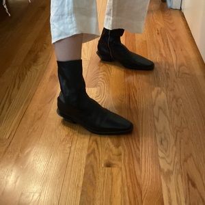 Leather western style boots - low heel